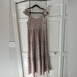 Beautiful floral ditsy daisy print long summer dress